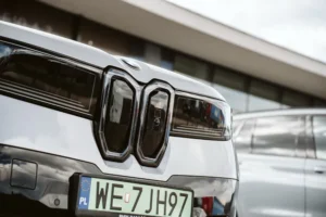 Detal grilla BMW iX3 Neue Klasse z przodu