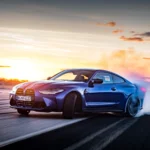 BMW M podczas kontrolowanego poślizgu na torze w czasie szkolenia BMW Driving Experience