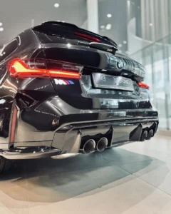 BMW M3 Competition Touring 2026, tylne lampy, dyfuzor i cztery końcówki układu wydechowego