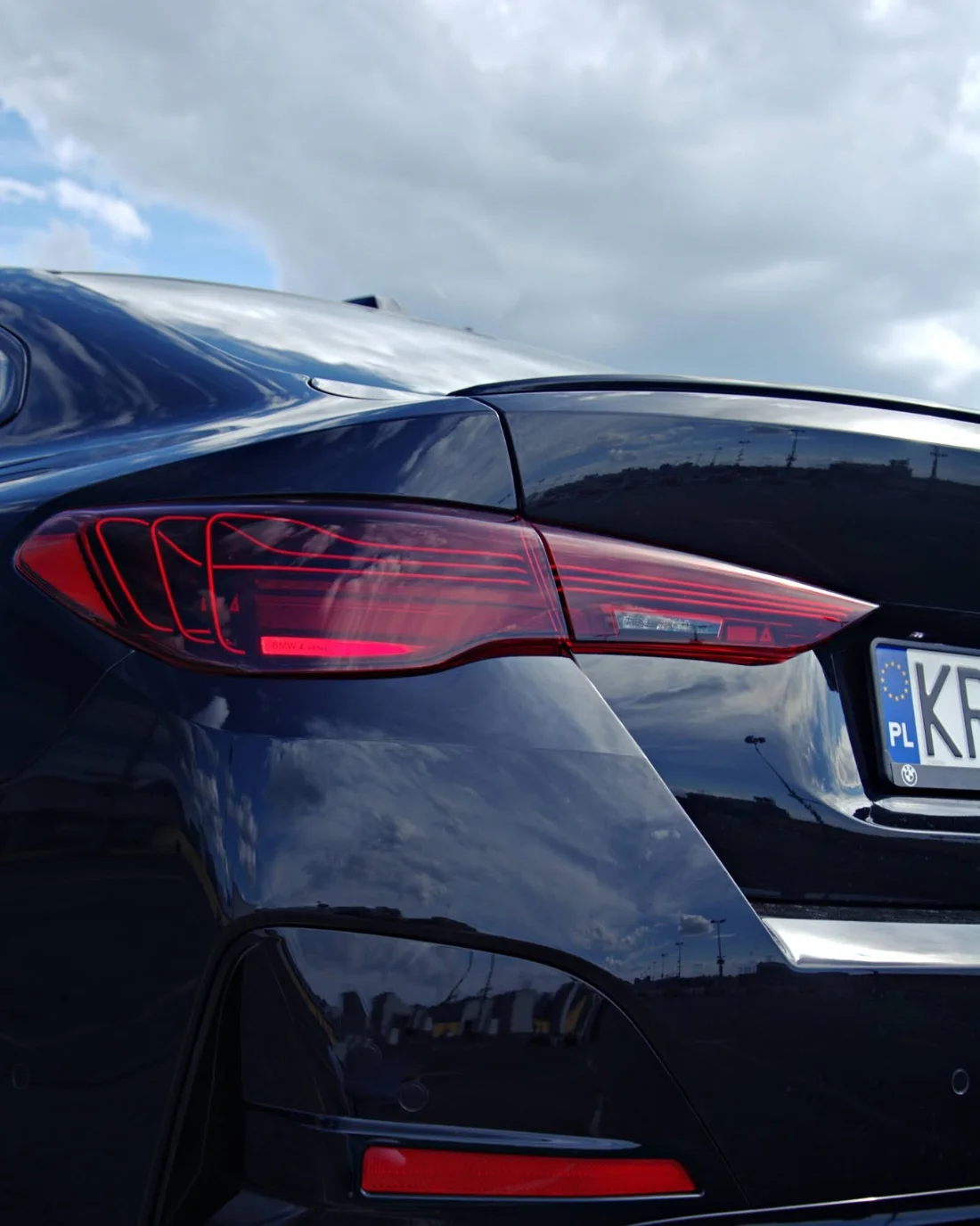 Tylne światło BMW Serii 4 Gran Coupe, detal sportowego nadwozia Gran Coupe