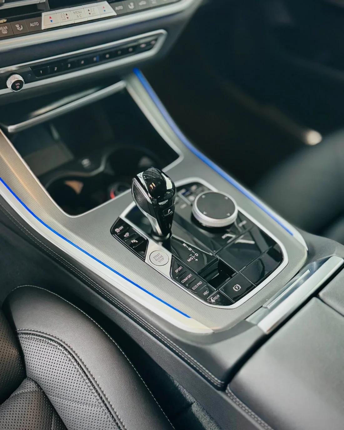 Konsola środkowa BMW X5 xDrive40d z programu BMW Premium Selection w BMW M-Cars Tarnów